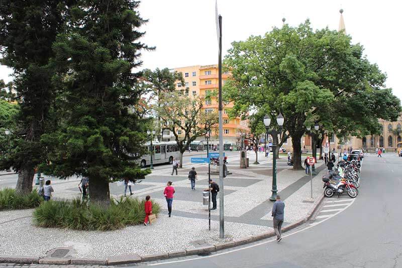 Praça Tiradentes - Lugares para ir em Curitiba